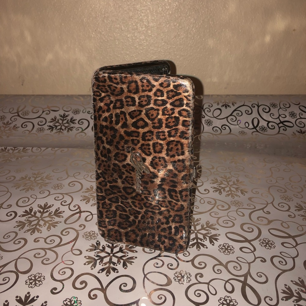 Guess Wallet - Picture 2 of 3